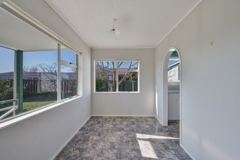 Photo of property in 5 Duckworth Crescent, Greenmeadows, Napier, 4112