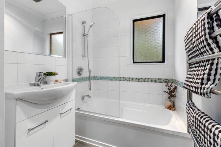 Photo of property in 2 Peppertree Way, Brookfield, Tauranga, 3110