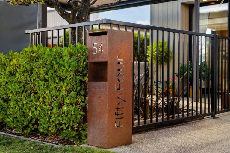 Photo of property in 54 Mount Linton Avenue, Wanaka, 9305