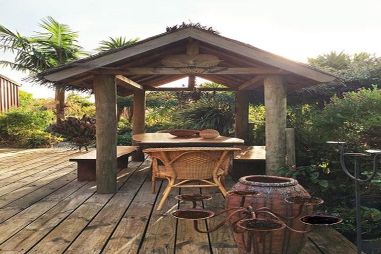 Photo of property in 76 Top Town Place, Coromandel, 3506