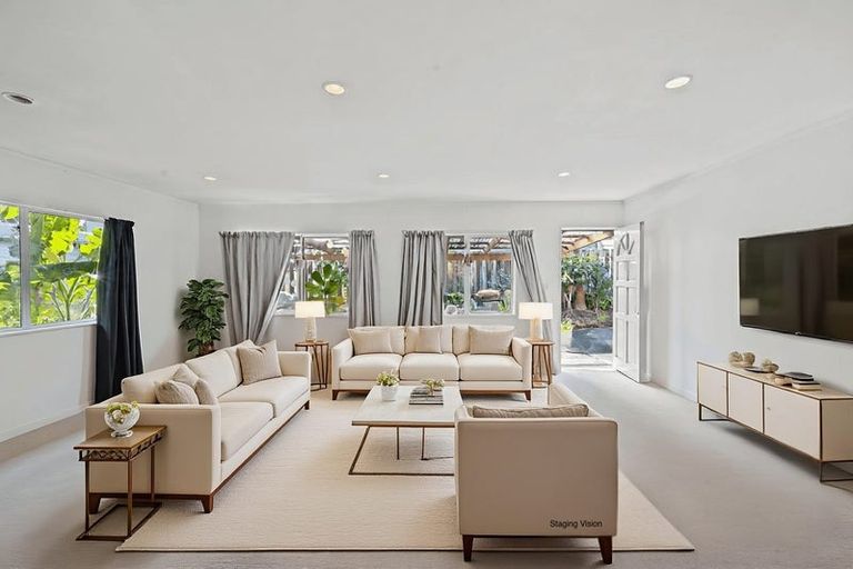 Photo of property in 131c View Road, Sunnyvale, Auckland, 0612