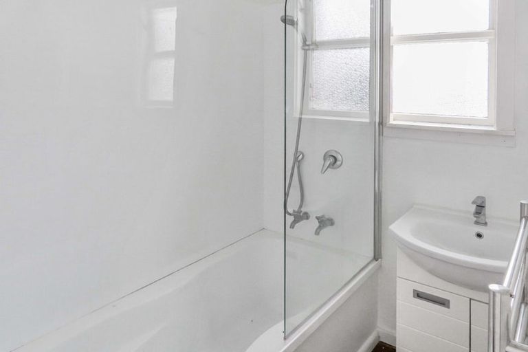 Photo of property in 3 Bryant Grove, Taita, Lower Hutt, 5011