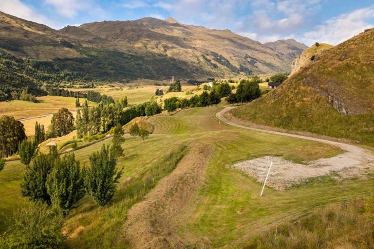 Photo of property in 80 Toka Road, Dalefield, Queenstown, 9371