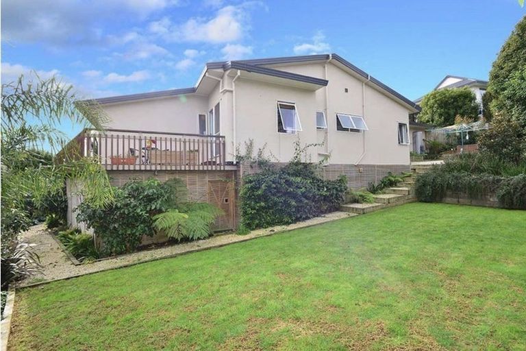 Photo of property in 31 Rifleman Rise, Unsworth Heights, Auckland, 0632