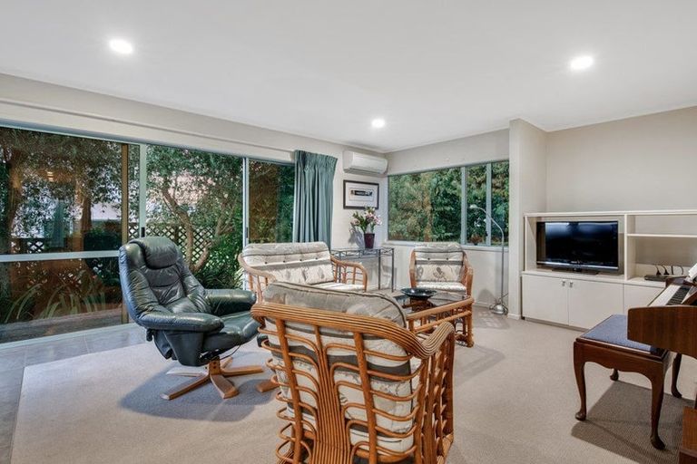 Photo of property in 894 Whangaparaoa Road, Manly, Whangaparaoa, 0930