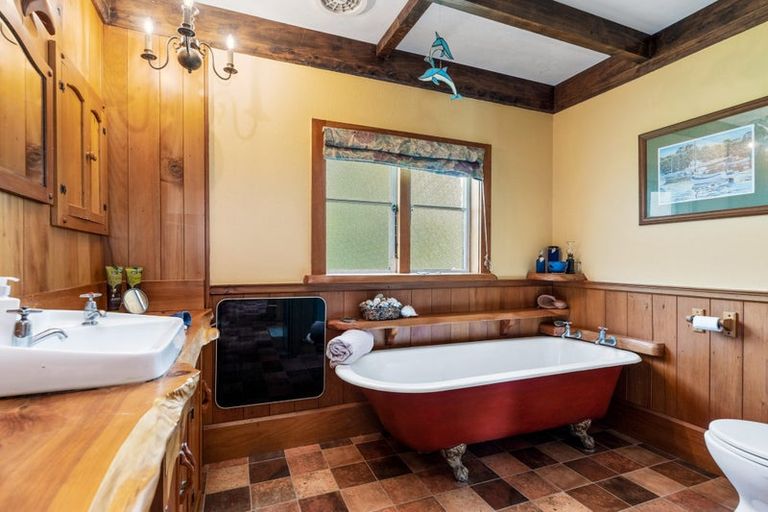 Photo of property in 100 George Street, Hikurangi, 0114