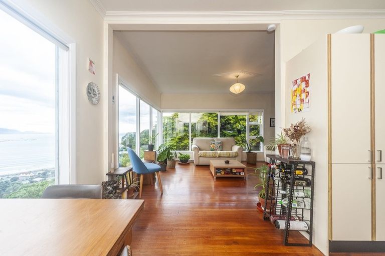 Photo of property in 10 Sunglow Avenue, Melrose, Wellington, 6023