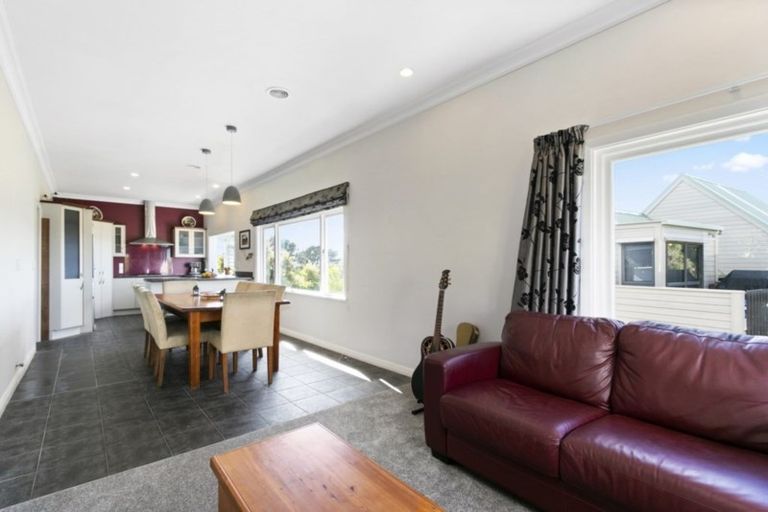 Photo of property in 18 Stanhope Grove, Korokoro, Lower Hutt, 5012