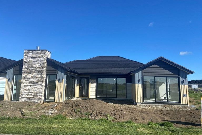 Photo of property in 27 Uatoto Road, Clarks Beach, 2122