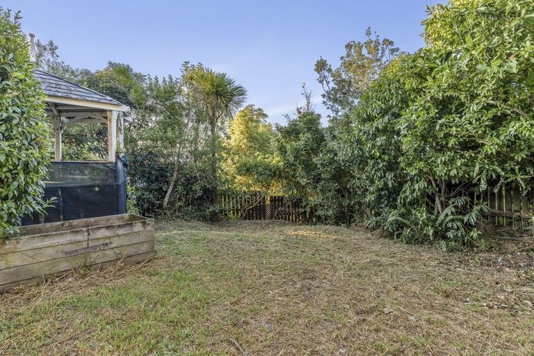 Photo of property in 342 Glenfield Road, Glenfield, Auckland, 0629