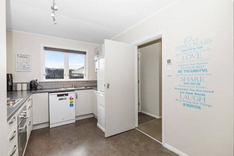 Photo of property in 15 Bonnie Glen Crescent, Ebdentown, Upper Hutt, 5018