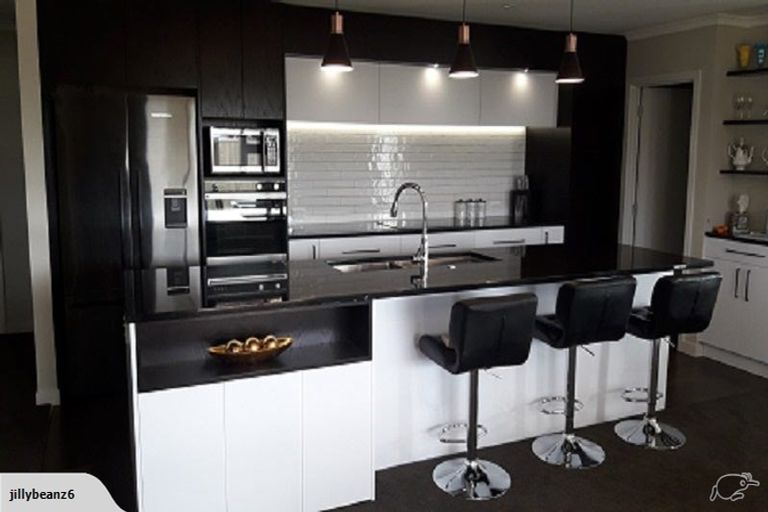 Photo of property in 5 Hydrangea Lane, Milson, Palmerston North, 4414