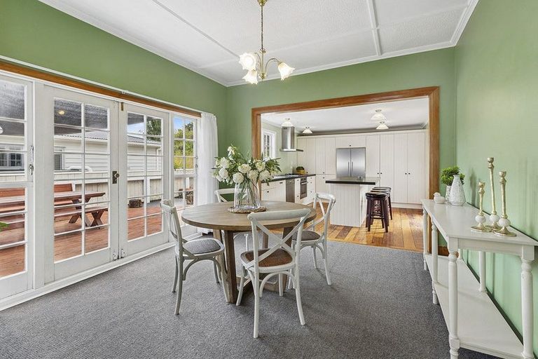 Photo of property in 43a Collins Avenue, Tawa, Wellington, 5028