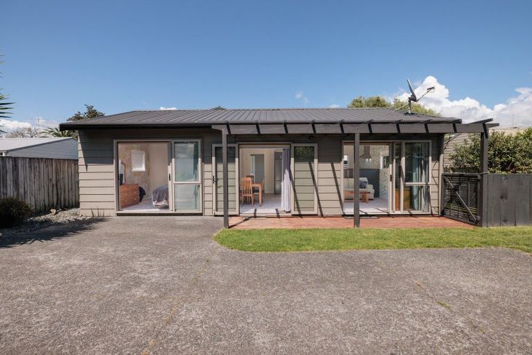Photo of property in 128b Karewa Parade, Papamoa Beach, Papamoa, 3118