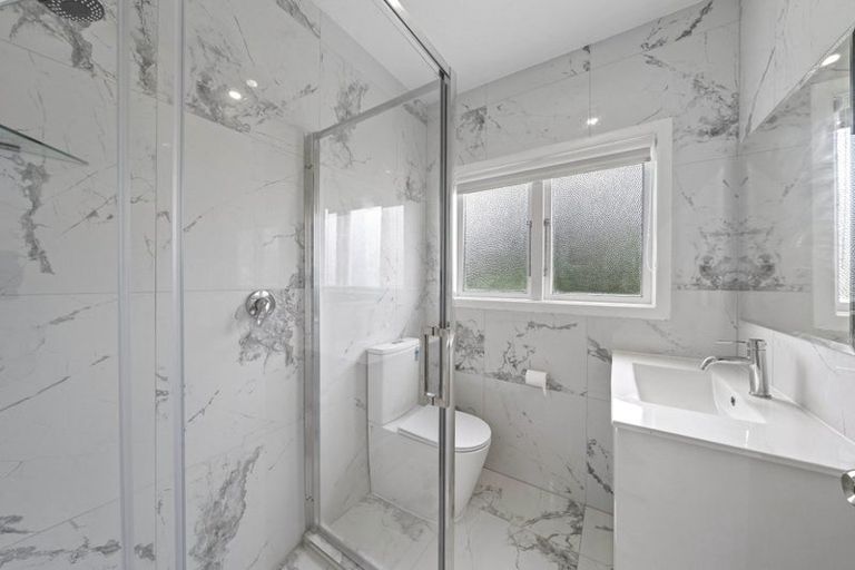 Photo of property in 21 Miller Road, Mangere Bridge, Auckland, 2022