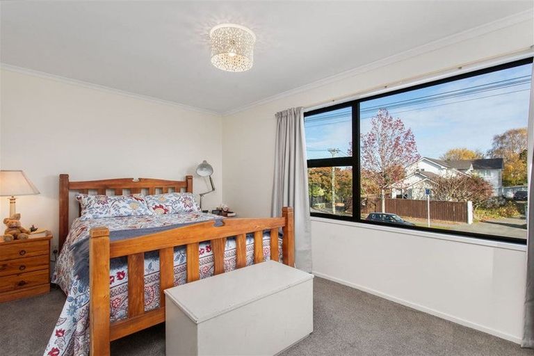 Photo of property in 1/124 Hamilton Avenue, Ilam, Christchurch, 8041