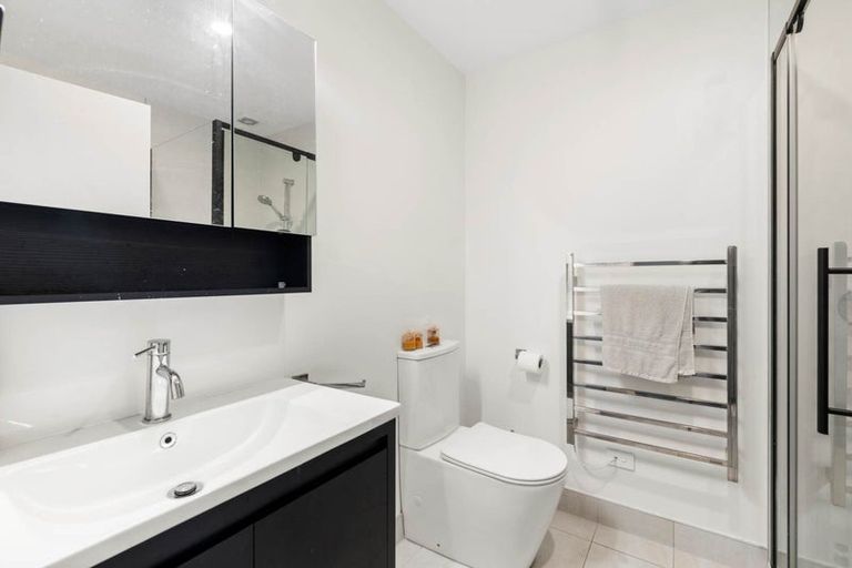 Photo of property in 30 Kotuitui Street, Manukau, Auckland, 2104