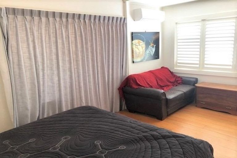 Photo of property in 2/31 Vauxhall Road, Devonport, Auckland, 0624