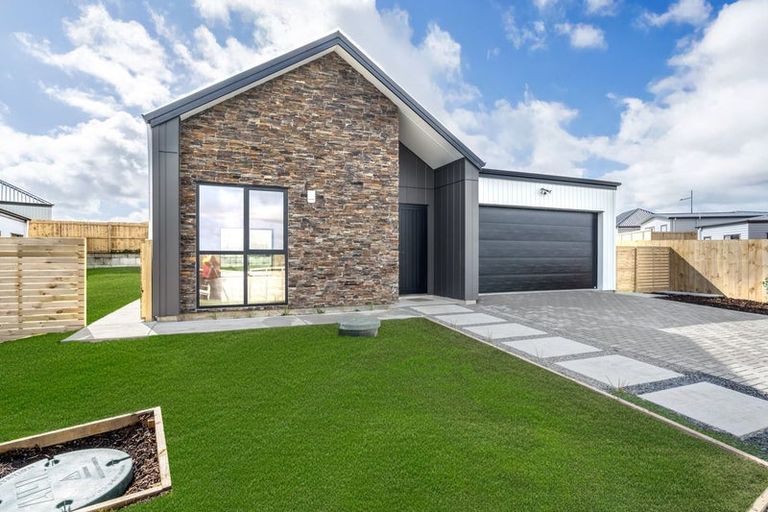 Photo of property in 3 Wagyu Lane, Karaka, 2580