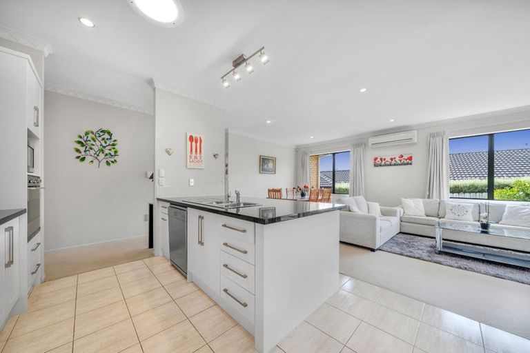 Photo of property in 16 Leafield Crescent, Henderson, Auckland, 0612