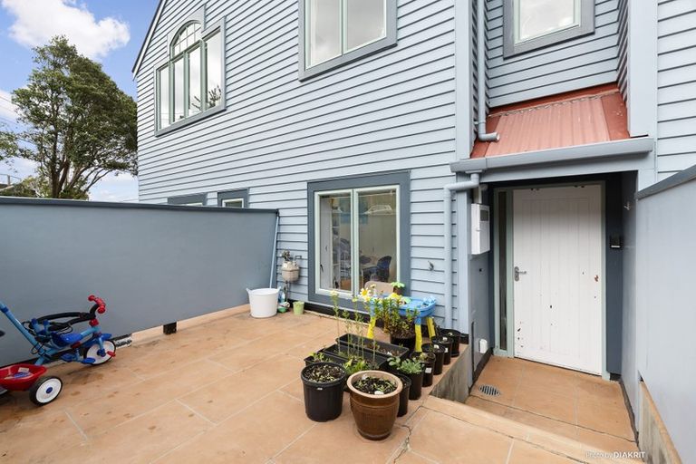 Photo of property in 12/93a Kelburn Parade, Kelburn, Wellington, 6012