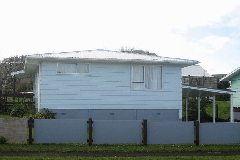 Photo of property in 4 Tahurangi Place, Spotswood, New Plymouth, 4310