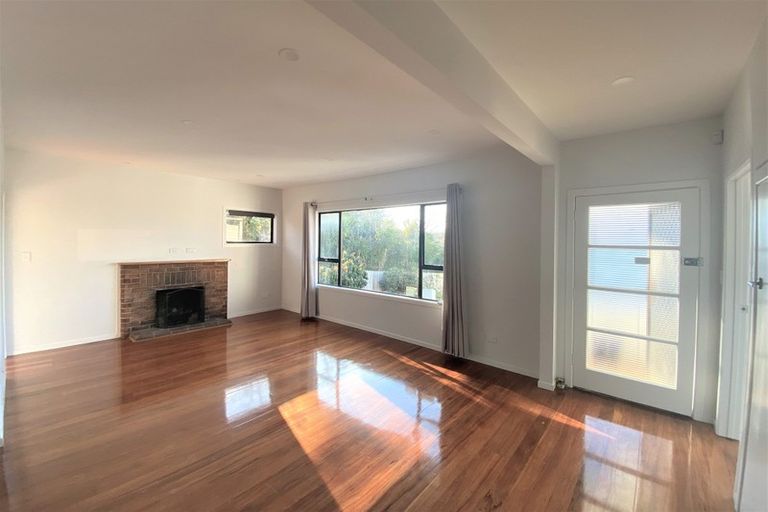 Photo of property in 57 Corunna Road, Milford, Auckland, 0620