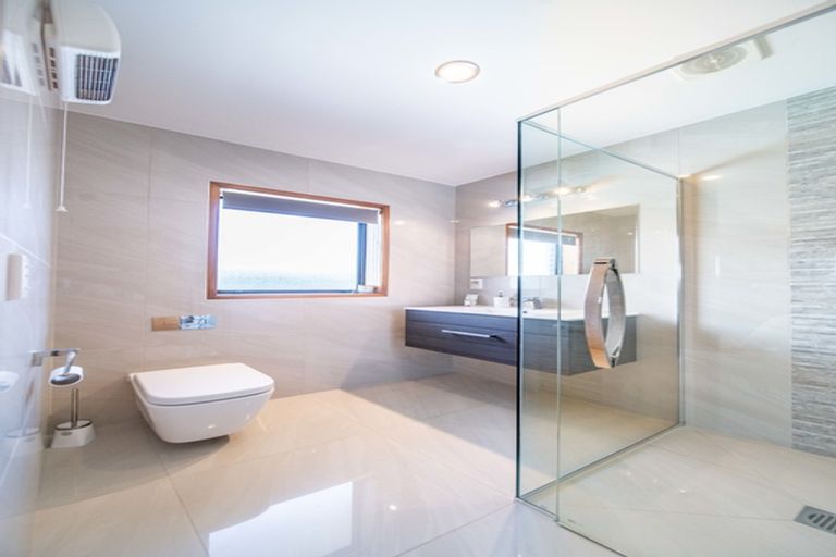 Photo of property in 26 Loloma Drive, Half Moon Bay, Auckland, 2012