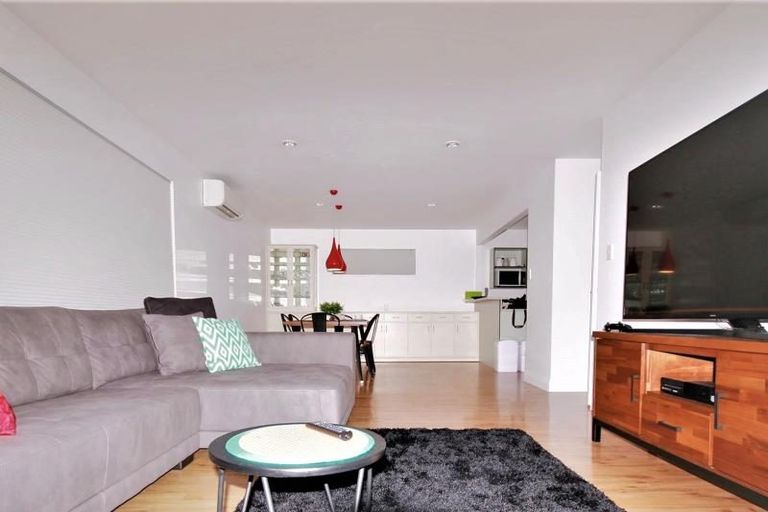 Photo of property in 3/30 Tuckers Road, Redwood, Christchurch, 8051