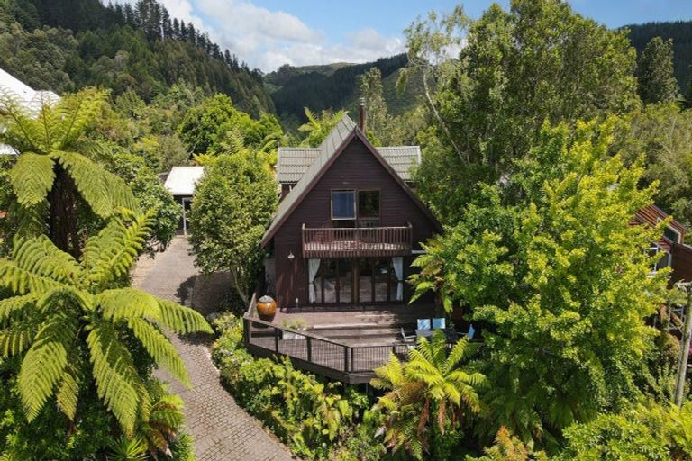 Photo of property in 3 Ridge Road, Lake Okareka, Rotorua, 3076