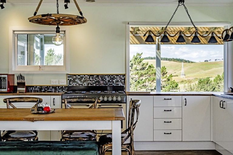 Photo of property in 1132a Old North Road, Helensville, Waimauku, 0882