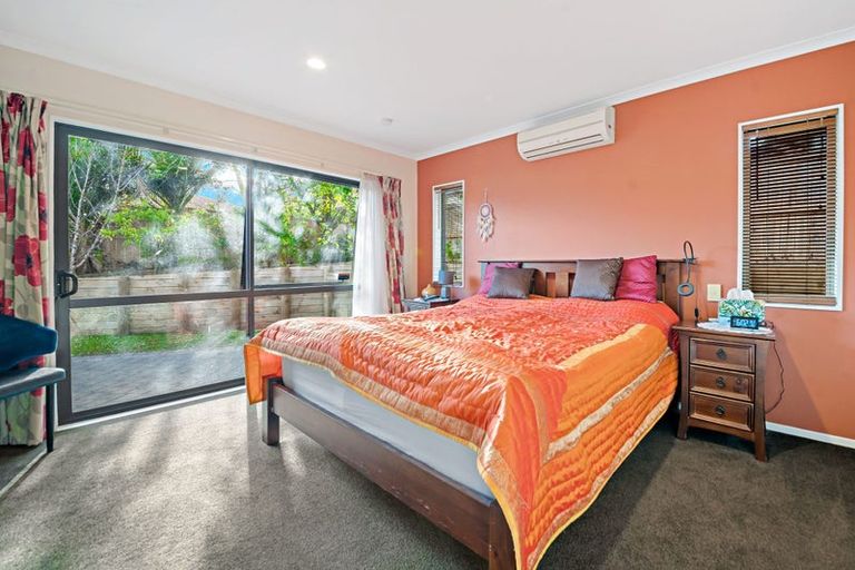 Photo of property in 11 Walter Haddrell Crescent, Flat Bush, Auckland, 2016