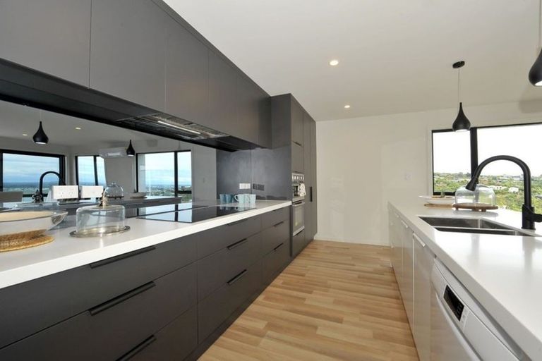 Photo of property in 11b Inverness Lane, Redcliffs, Christchurch, 8081