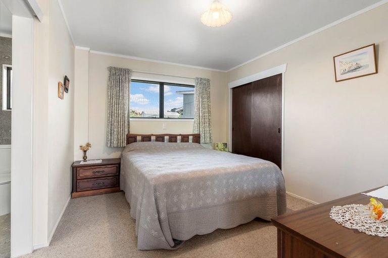 Photo of property in 115 Linton Crescent, Whangamata, 3620