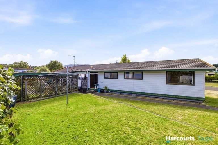 Photo of property in 6 Newberry Place, Richmond Heights, Taupo, 3330