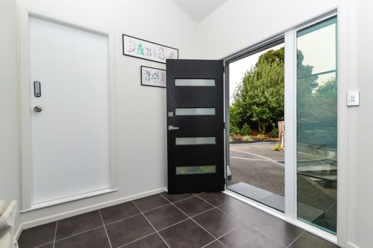 Photo of property in 14 Riverview Terrace, Fairfield, Hamilton, 3214