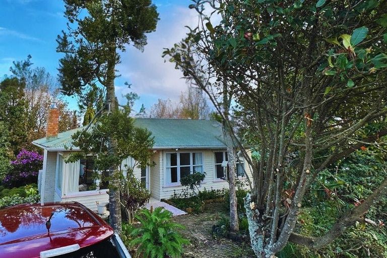 Photo of property in 19 View Road, Glenfield, Auckland, 0627