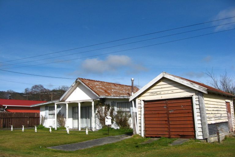 Photo of property in 52 Dick Street, Reefton, 7830