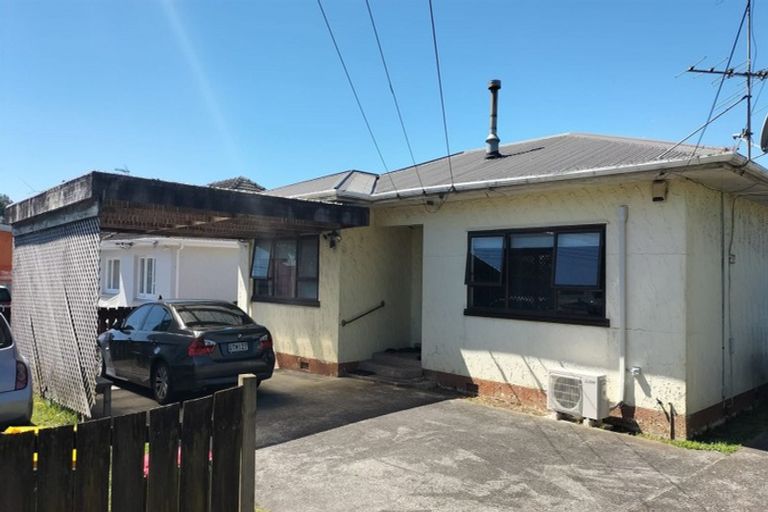 Photo of property in 2/28 Huia Road, Papatoetoe, Auckland, 2025