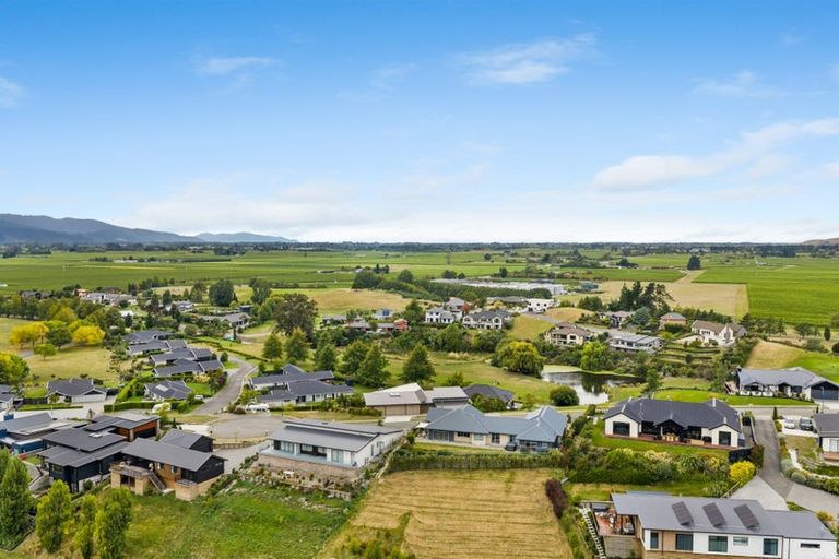 Photo of property in 8 Lake View Place, Fairhall, 7272