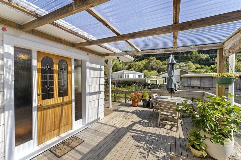Photo of property in 33 Elmslie Road, Pinehaven, Upper Hutt, 5019