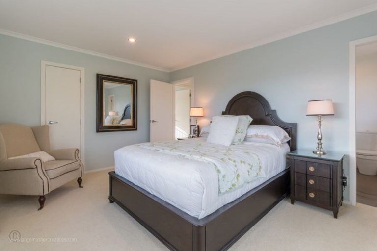 Photo of property in 23 Mervyn Kemp Drive, Tawa, Wellington, 5028