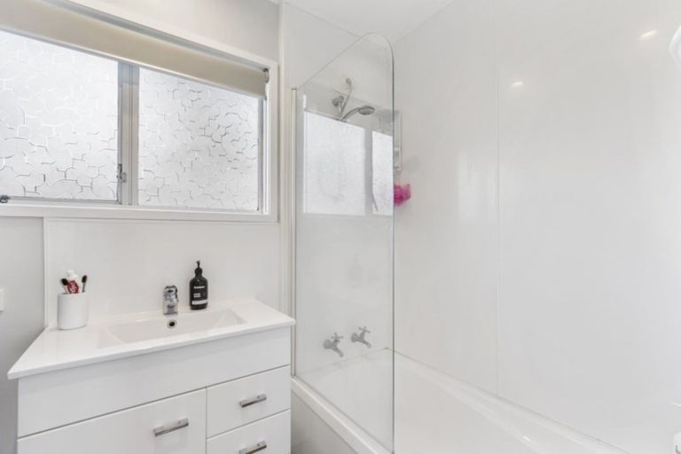 Photo of property in 37b Salisbury Road, Birkdale, Auckland, 0626