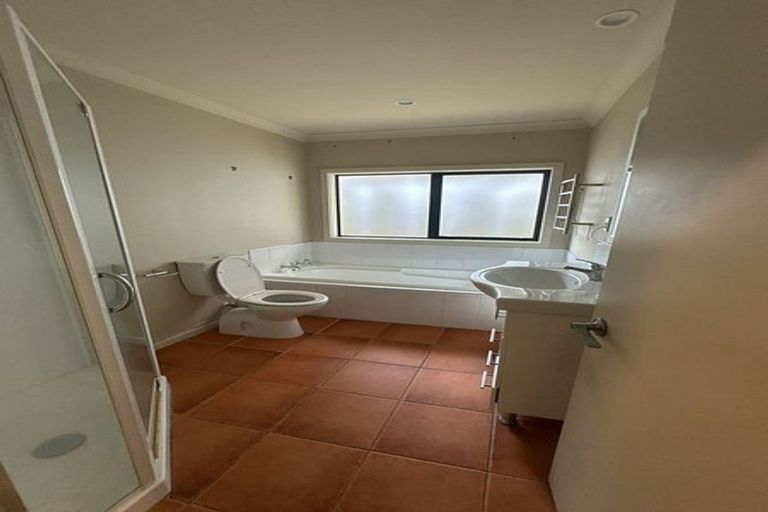 Photo of property in 33a Forest Road, Pinehaven, Upper Hutt, 5019