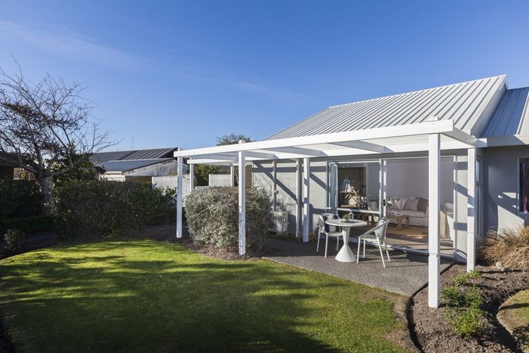Photo of property in 39 Laing Crescent, Heathcote Valley, Christchurch, 8022