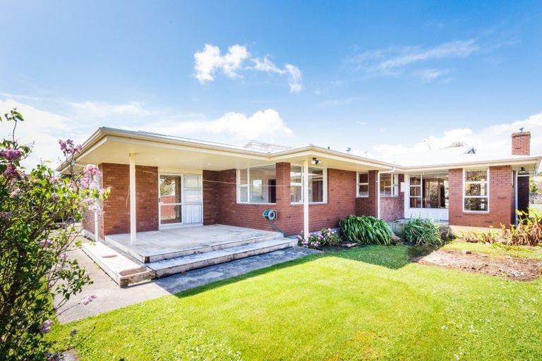 Photo of property in 15 College Street, Awapuni, Palmerston North, 4412