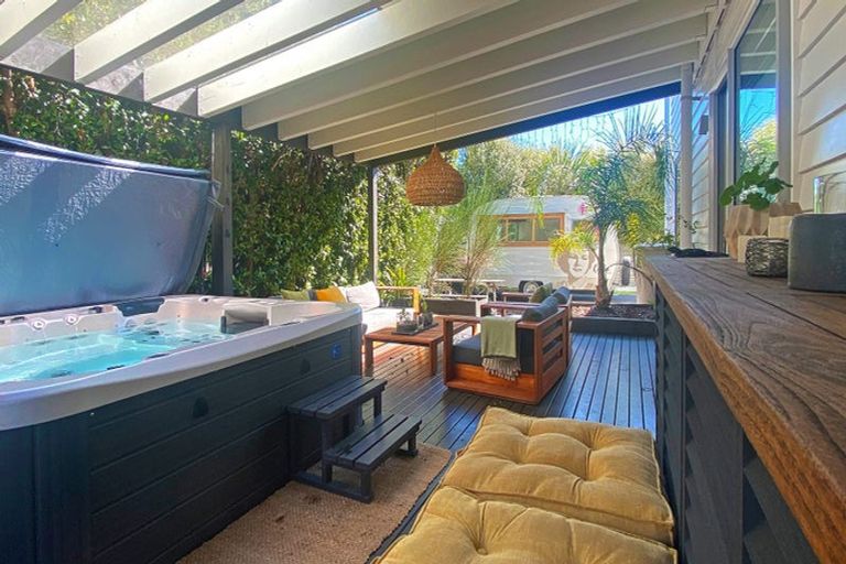 Photo of property in 9 Ruth Craig Place, Stanmore Bay, Whangaparaoa, 0932