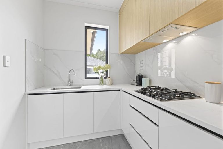 Photo of property in 5 Knockanara Drive, Flat Bush, Auckland, 2019