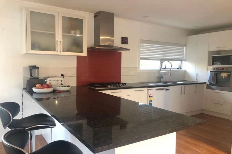 Photo of property in 4 Halder Place, Torbay, Auckland, 0632