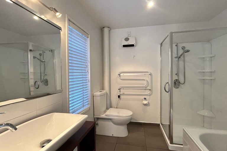 Photo of property in 64 Oregon Drive, Kelvin Heights, Queenstown, 9300